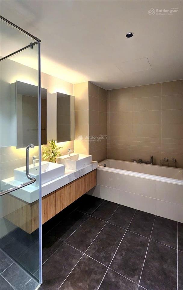 Cc watermark 395 lạc long quân, 88m2, căn góc 2 p. ngủ vuông đẹp, 2wc, view thẳng hồ tây, 11.8 tỷ