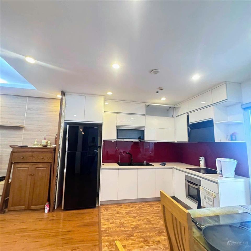 Bán chung cư d2 giảng võ, 93m2, 2 phòng ngủ, 2 wc, ban công đông nam, full nội thất (có ảnh thật)