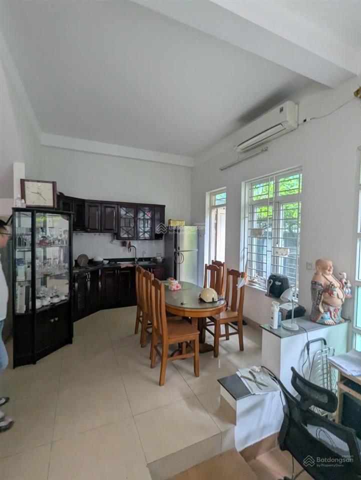 Chính chủ cho thuê nhà số 1 ngõ hoàng hoa thám, gần sungrand thụy khuê, 55m2, 4 tầng, oto vào nhà