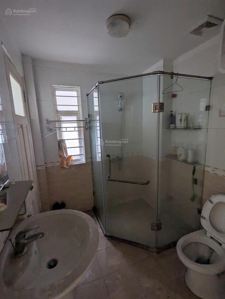 Chính chủ cho thuê nhà số 1 ngõ hoàng hoa thám, gần sungrand thụy khuê, 55m2, 4 tầng, oto vào nhà