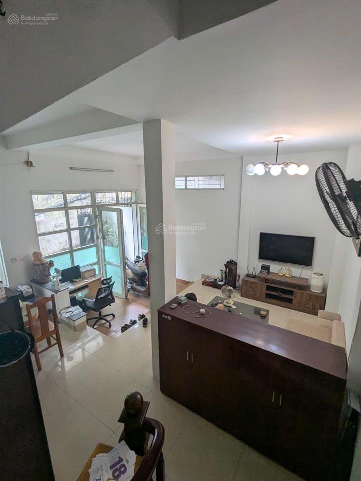 Chính chủ cho thuê nhà số 1 ngõ hoàng hoa thám, gần sungrand thụy khuê, 55m2, 4 tầng, oto vào nhà