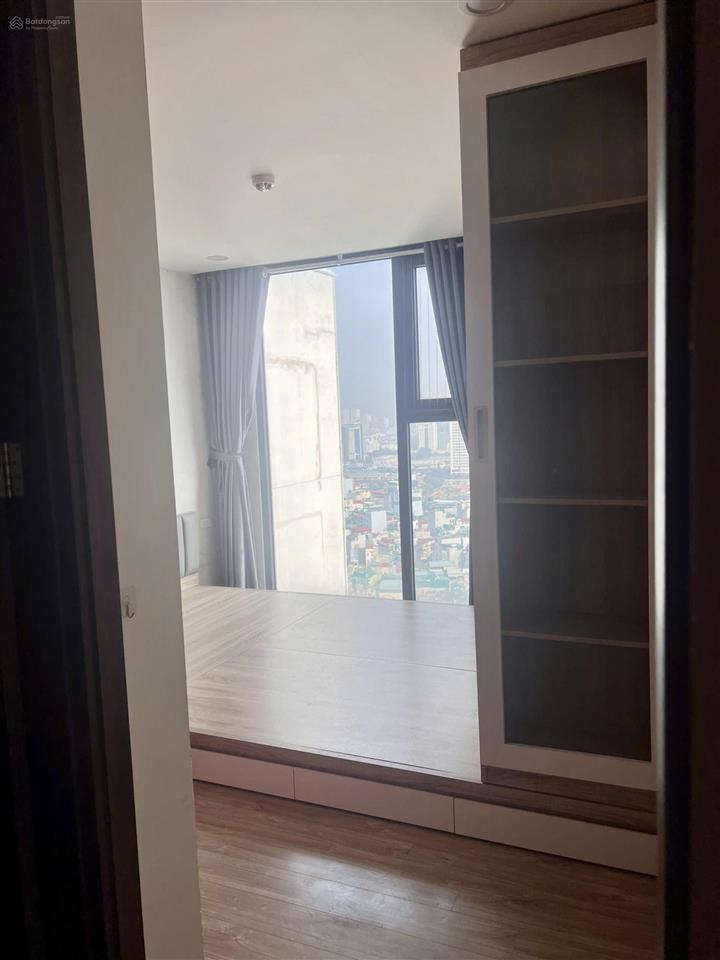 Cho thuê căn 3pn (135m) đồ cơ bản ở toà ct6 chung cư mhdi lê đức thọ  / o 9 6 9 8 3 8 7 8 8