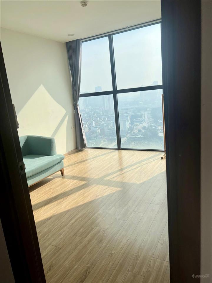 Cho thuê căn 3pn (135m) đồ cơ bản ở toà ct6 chung cư mhdi lê đức thọ  / o 9 6 9 8 3 8 7 8 8