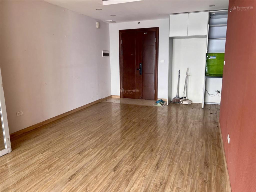 Cho thuê căn 3pn (135m) đồ cơ bản ở toà ct6 chung cư mhdi lê đức thọ  / o 9 6 9 8 3 8 7 8 8