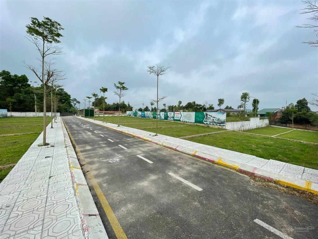 Cần tiền bán gấp lô đất vàng 95m2 nhỉnh 750 triệu gần đường mòn hồ chí minh ô tô vào tận đất.