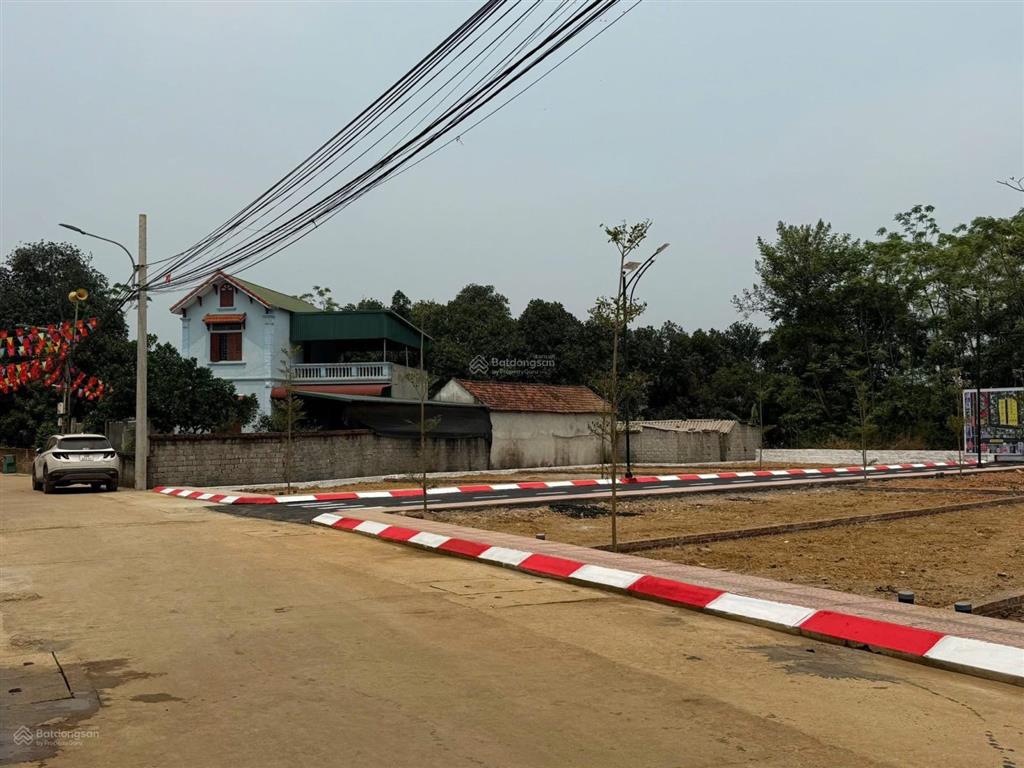 Không mua bây giờ thì bao giờ! 76m2 full thổ cư, ô tô vào tận đất, nhỉnh 600 triệu có thương lượng.