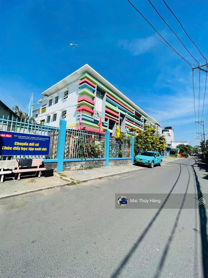 Nhà mặt tiền ngay phạm văn đồng  ôtô để trong nhà  không quy hoạch  gía tốt