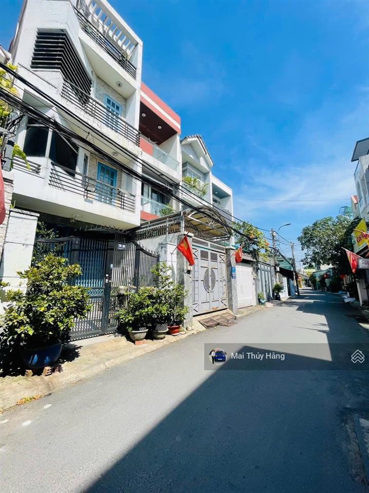 Nhà mặt tiền ngay phạm văn đồng  ôtô để trong nhà  không quy hoạch  gía tốt