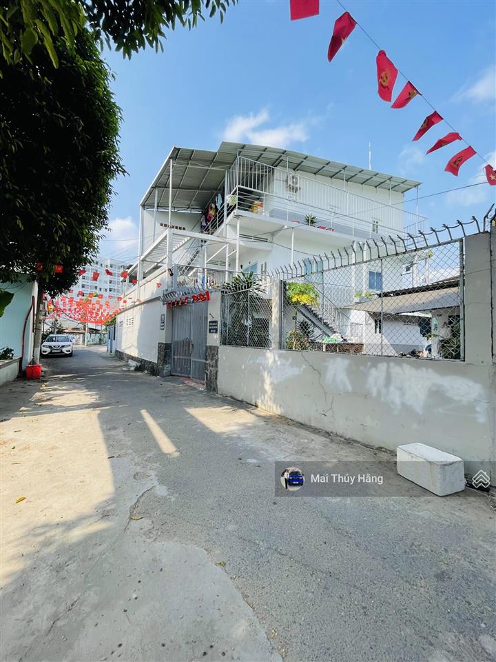 Hiếm  góc 2 mặt tiền đường 8m ngang 8m ngay học viện tư pháp  xây dựng cao tầng