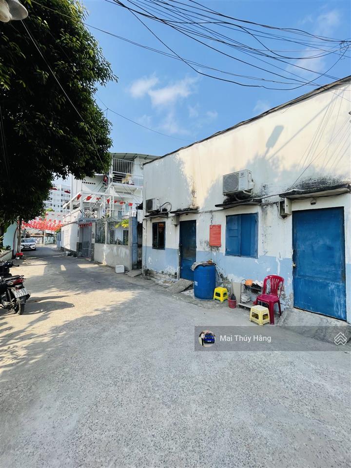 Hiếm  góc 2 mặt tiền đường 8m ngang 8m ngay học viện tư pháp  xây dựng cao tầng