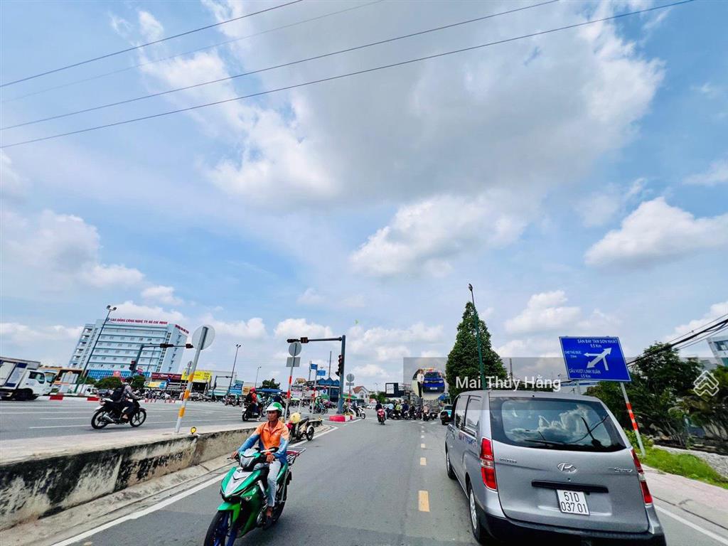 Mặt tiền kinh doanh ngay phạm văn đồng  phù hợp văn phòng cty giá chỉ hơn 8 tỷ