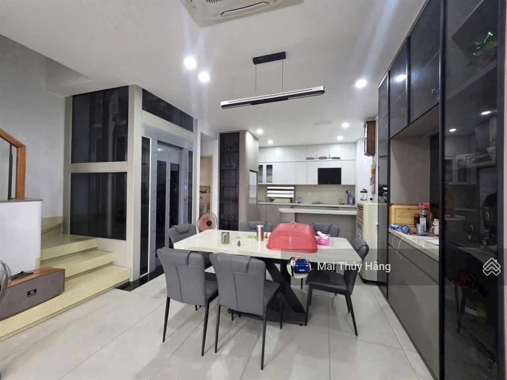 Siêu phẩm nhà 4 tầng mặt tiền ngay phạm văn đồng  có thang máy  hoàn công đầy đủ