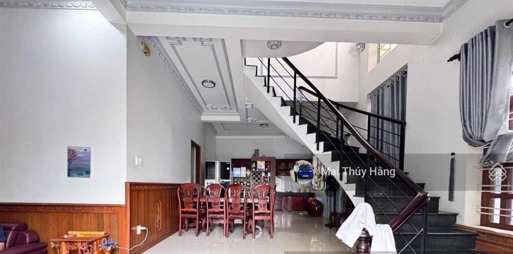 Siêu phẩm 50tr/m2 có ngay nhà 2 tầng diện tích lớn ngang 14m cách kha vạn cân 50môtô đậu trong nhà