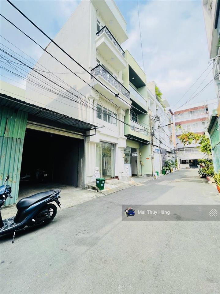 Hiếm  góc 2 mặt tiền không lộ giới sát đường hoàng diệu 2  đường 8m gần ga thủ đức