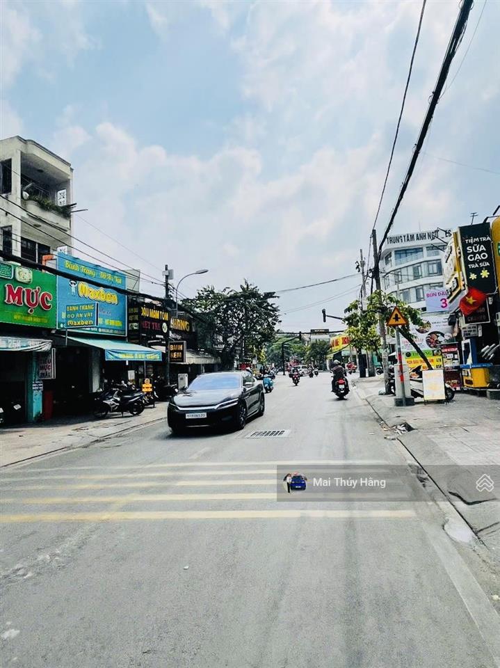 Hiếm  góc 2 mặt tiền không lộ giới sát đường hoàng diệu 2  đường 8m gần ga thủ đức