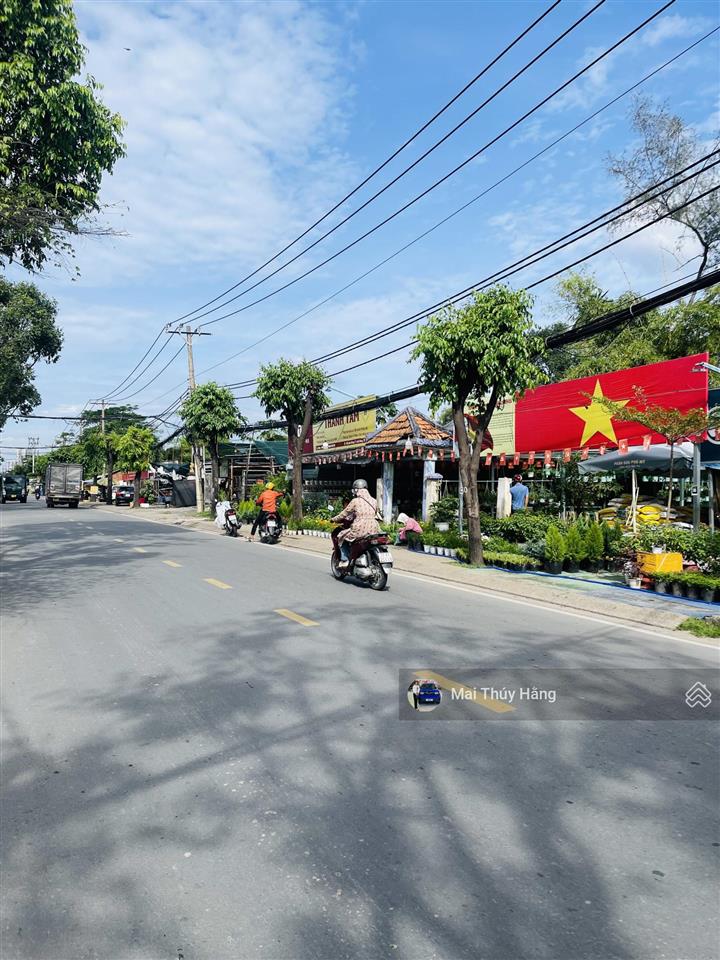 Ngay vành đai ii  nằm trong khu dân cư sát mặt tiền linh đông, ra phạm văn đồng chỉ 300m hẻm 4.5m