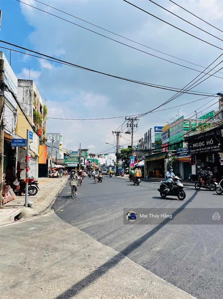 Vị trí vàng ,nhà đẹp 2 tầng vừa ở vừa kinh doanh  ngang 8 hoàn công đầy đủ