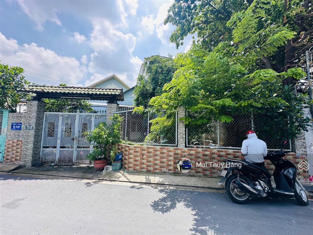69,6tr/m2 nhà cấp 4 ngang 10,8m đường xe tải thông ngay mặt tiền đường linh đông