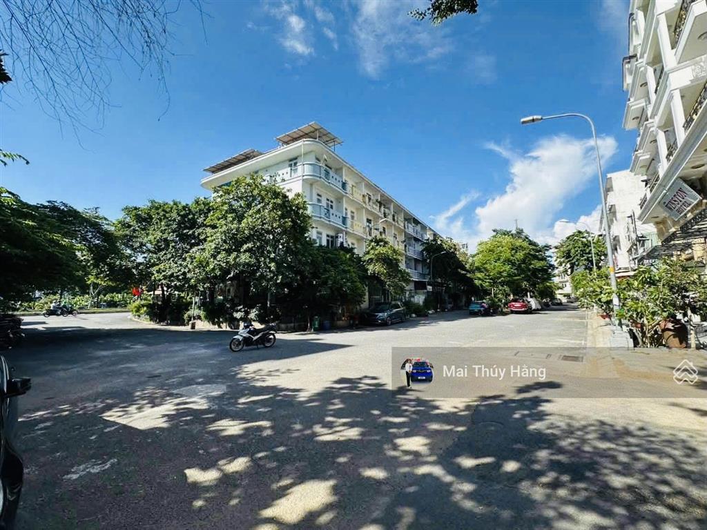 Quá ngon  giá hời khu phân lô ngay khách sạn winston phạm văn đồng  đường 20m có công viên