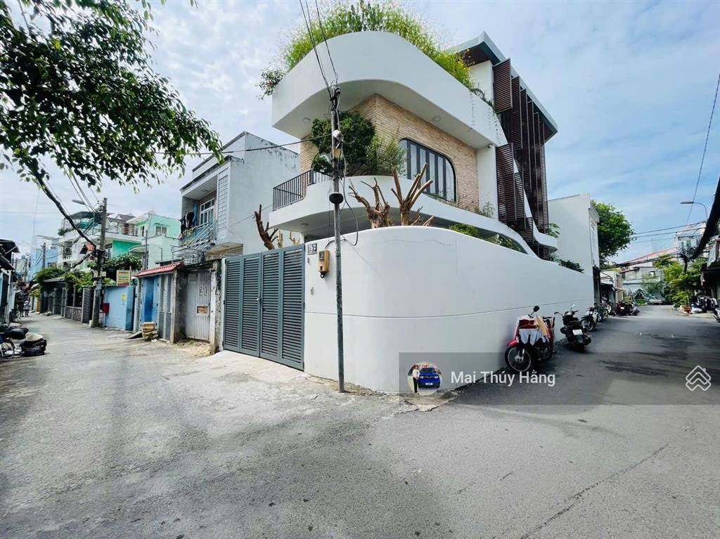Đất full thổ cư ngang 9.2m vuông vức  đường xe hơi thông, xây cao tầng
