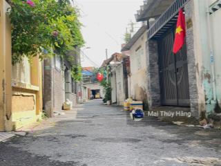 Đất full thổ cư ngang 9.2m vuông vức  đường xe hơi thông, xây cao tầng