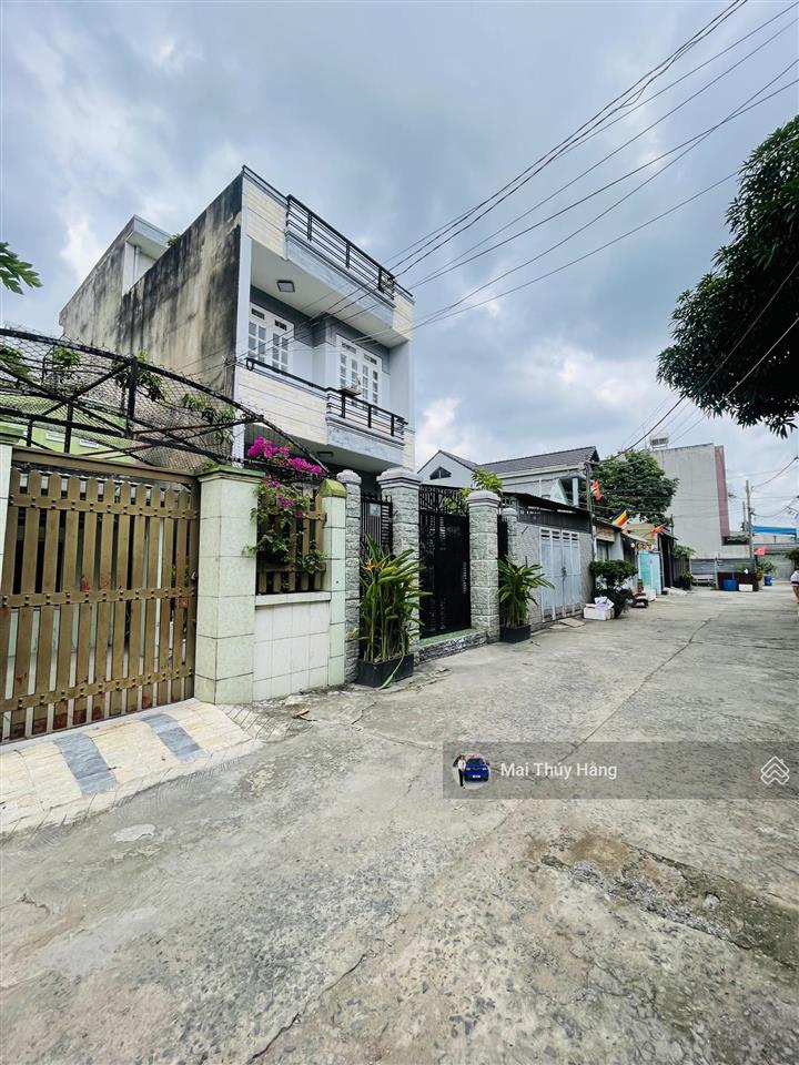 Bán đất kèm nhà cấp 4  góc 2 mặt tiền không lộ giới (5*20)  gpxd 7 tầng gần vành đai ii