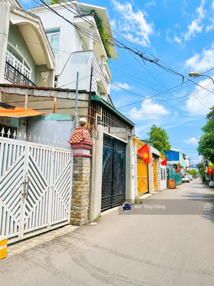 Hiếm vị trí ngay phạm văn đồng nhà 6 tầng (có hầm)  đường xe tải thông ,ngang gần 5m hoàn công đủ