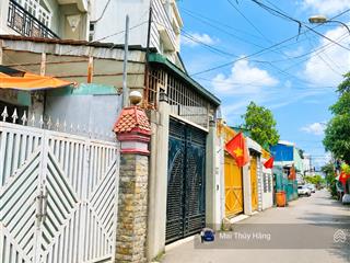 Hiếm vị trí ngay phạm văn đồng nhà 6 tầng (có hầm)  đường xe tải thông ,ngang gần 5m hoàn công đủ