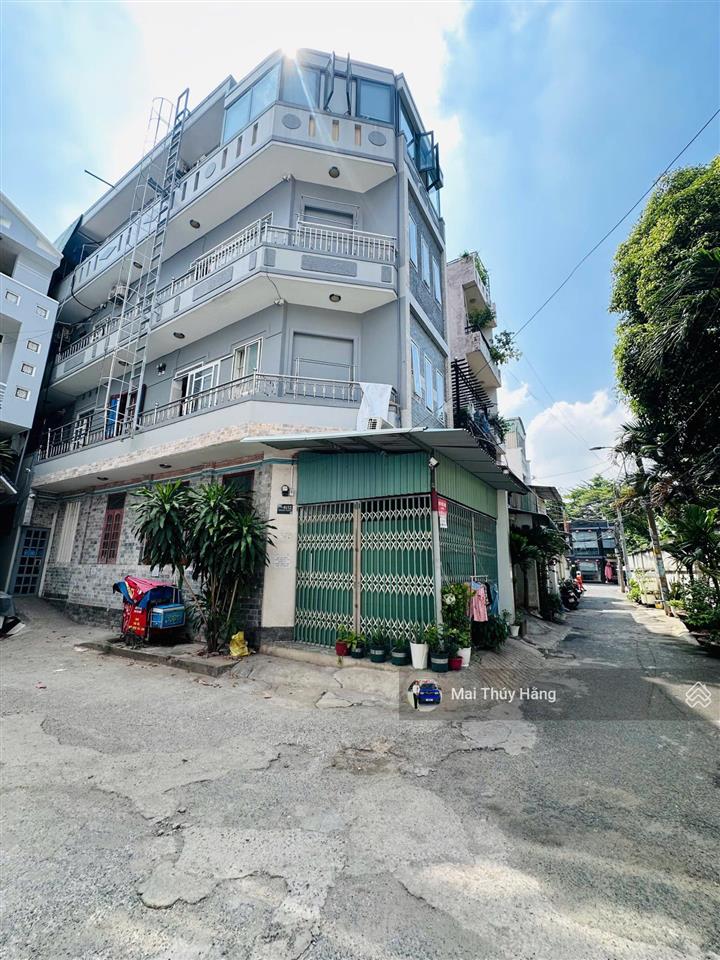Bán gấp chdv ngay ga thủ đức chỉ 100m chdv 4 tầng kiên cố  thu nhập sẵn 60tr/ tháng  hẻm xe tải