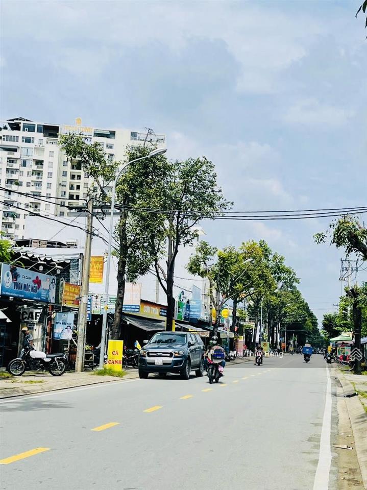 Vị trí đắc địa ngay trung tâm quỹ đất lớn sát vành đai ii phạm văn đồng ngang 9.3m, mt sầm uất