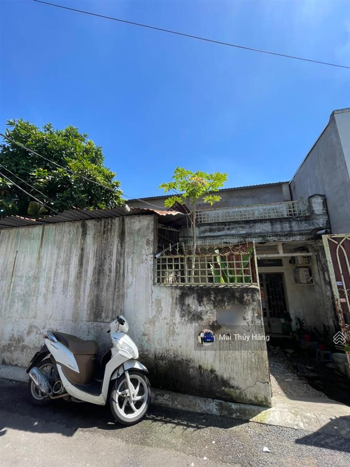 Vị trí trung tâm phường thủ đức, bán gấp nhà cấp 4  giá 67tr/m2  tách được 2 lô  gpxd 5 tầng