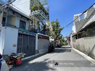 Vị trí trung tâm phường thủ đức, bán gấp nhà cấp 4  giá 67tr/m2  tách được 2 lô  gpxd 5 tầng