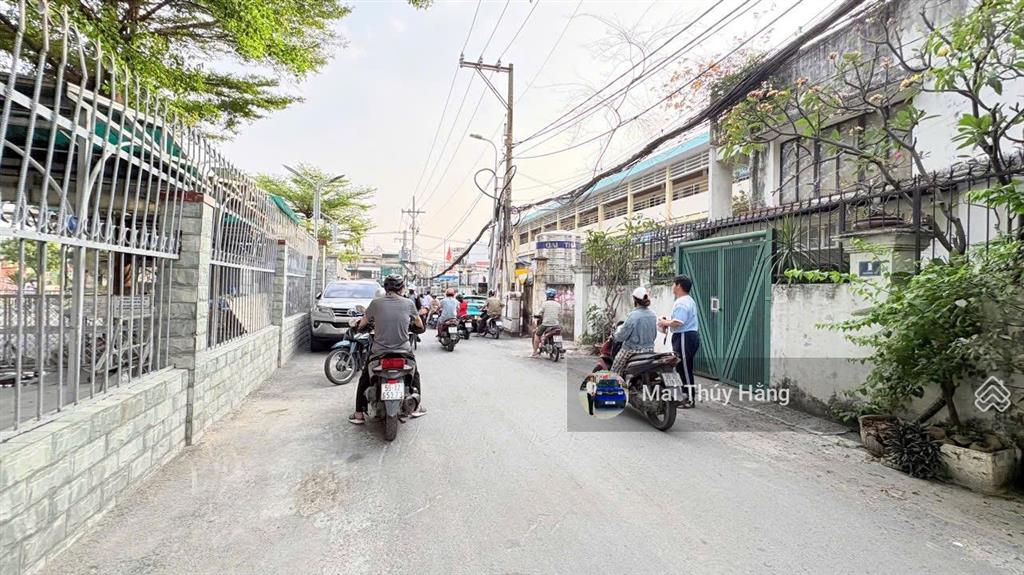 Giá tốt hàng hiếm vị trí đắc địa nhất thủ đức ngay sát võ văn ngân ngang lớn  đường 7m giá 80tr/m2