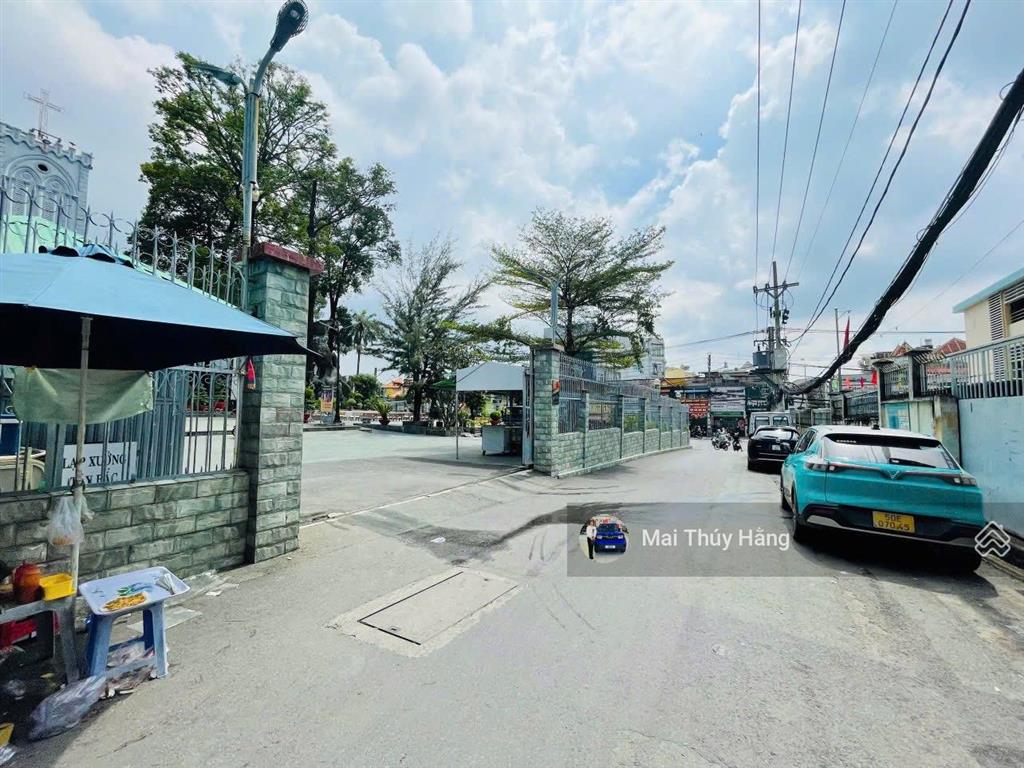 Giá tốt hàng hiếm vị trí đắc địa nhất thủ đức ngay sát võ văn ngân ngang lớn  đường 7m giá 80tr/m2