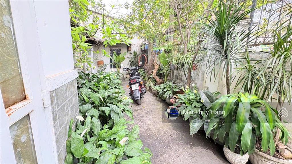 Giá tốt hàng hiếm vị trí đắc địa nhất thủ đức ngay sát võ văn ngân ngang lớn  đường 7m giá 80tr/m2