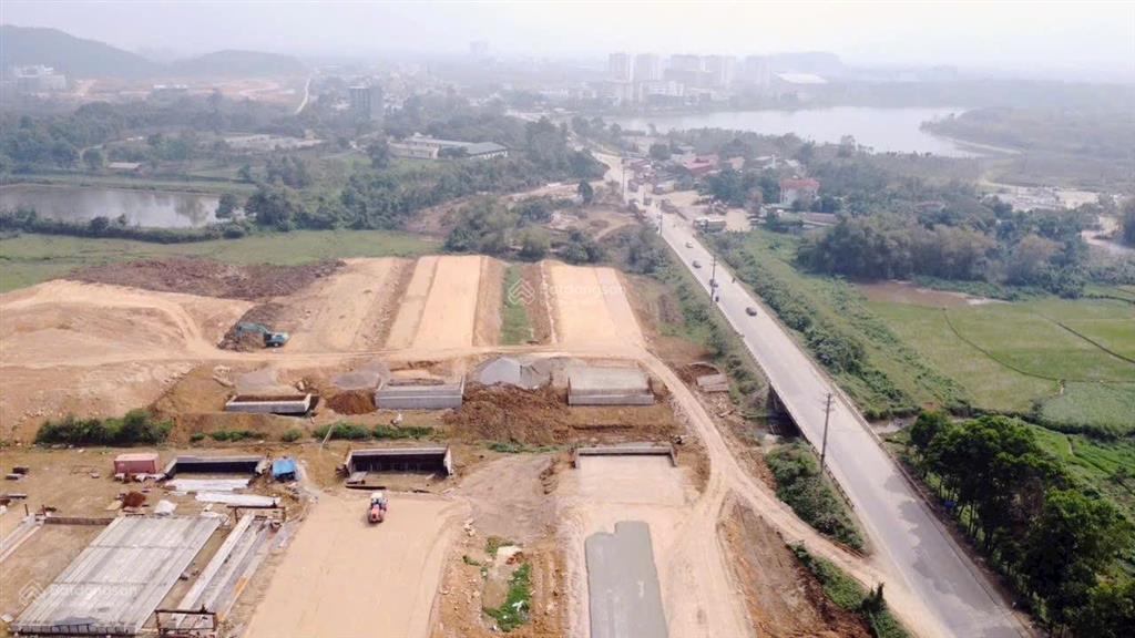 Cần bán 367m/120 thổ cư mặt tiền rộng 15m, gần cao tốc hoà lạc điểm cuối gametro số 5 giá tốt