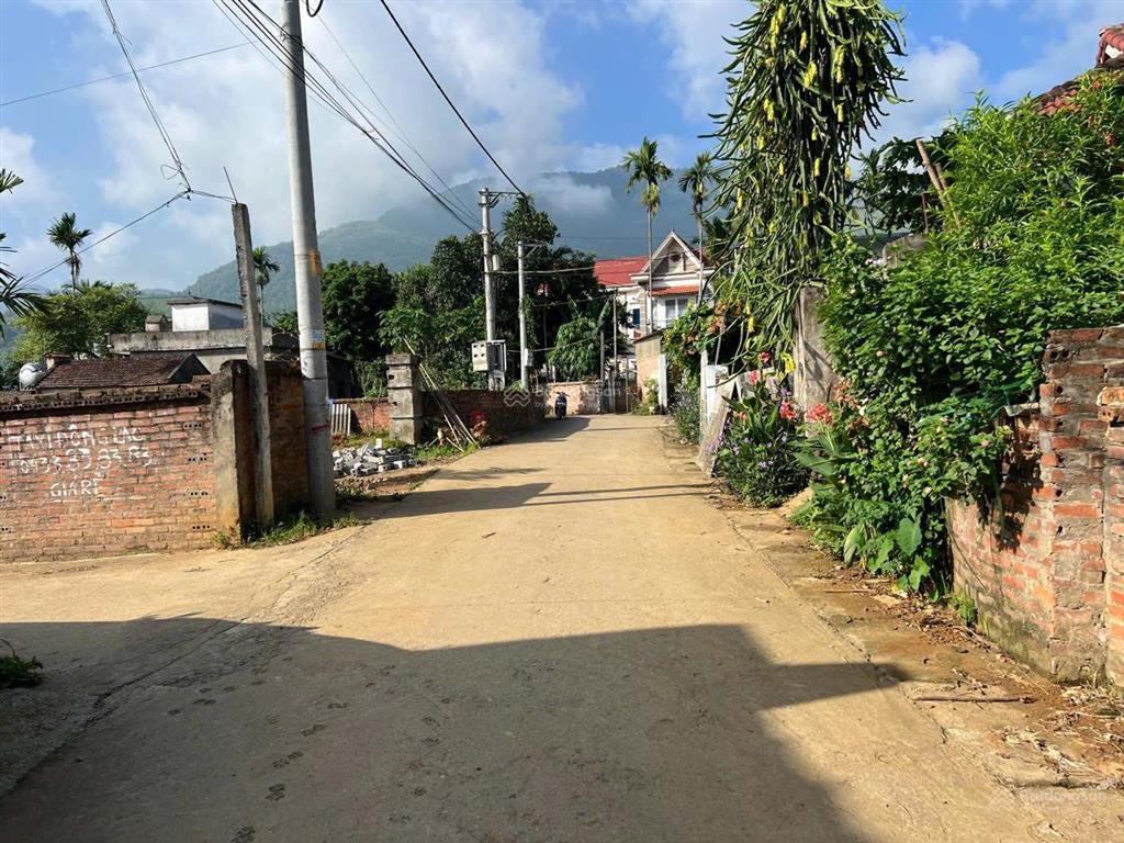 Bán đất đẹp giá tốt tại xã yên xuân 200m giá tốt  0982 361 ***