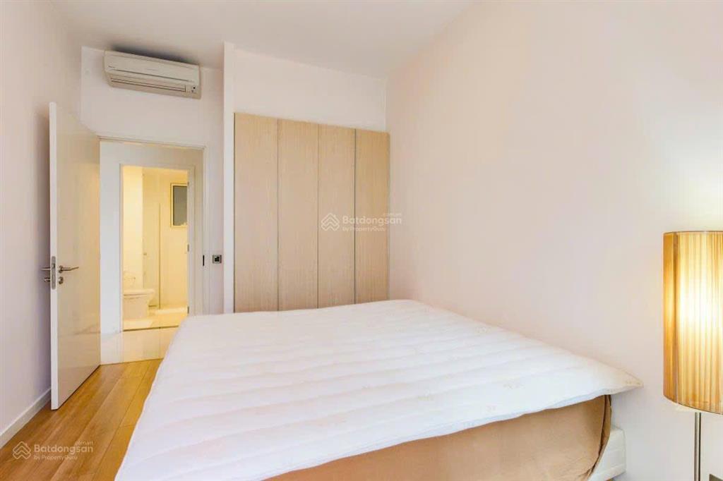 Cho thuê căn hộ 3 phòng ngủ the estella  giá 50 triệu  view hồ bơi  trống sẵn dọn vào ngay