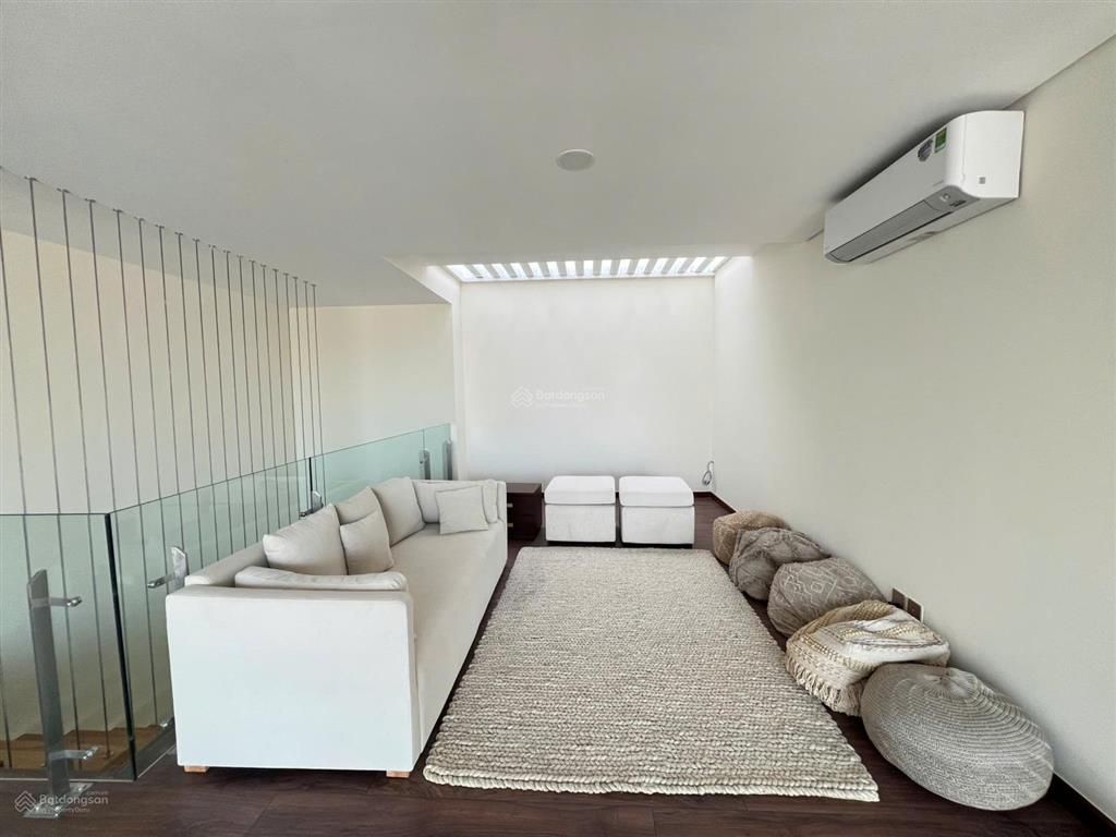 Cho thuê căn hộ penthouse duplex the estella  giá 128 triệu  nội thất cao cấp  trống sẵn