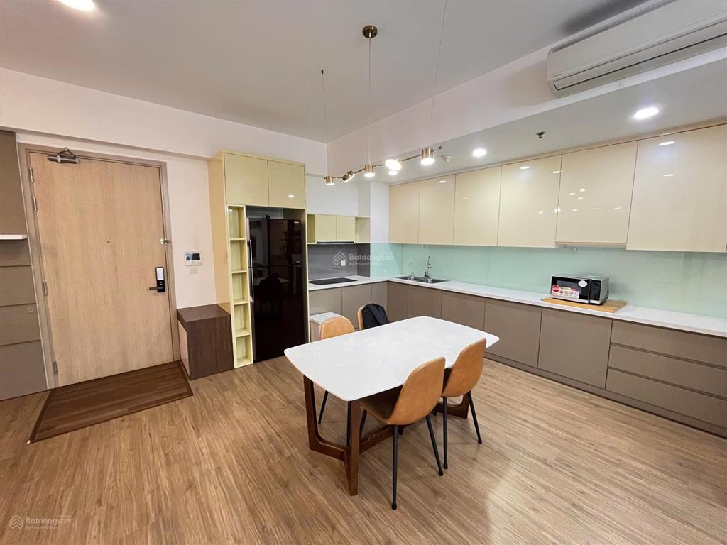 Cho thuê căn hộ 2 phòng ngủ estella heights  giá 35 triệu  view hồ bơi  trống sẵn dọn vào ngay