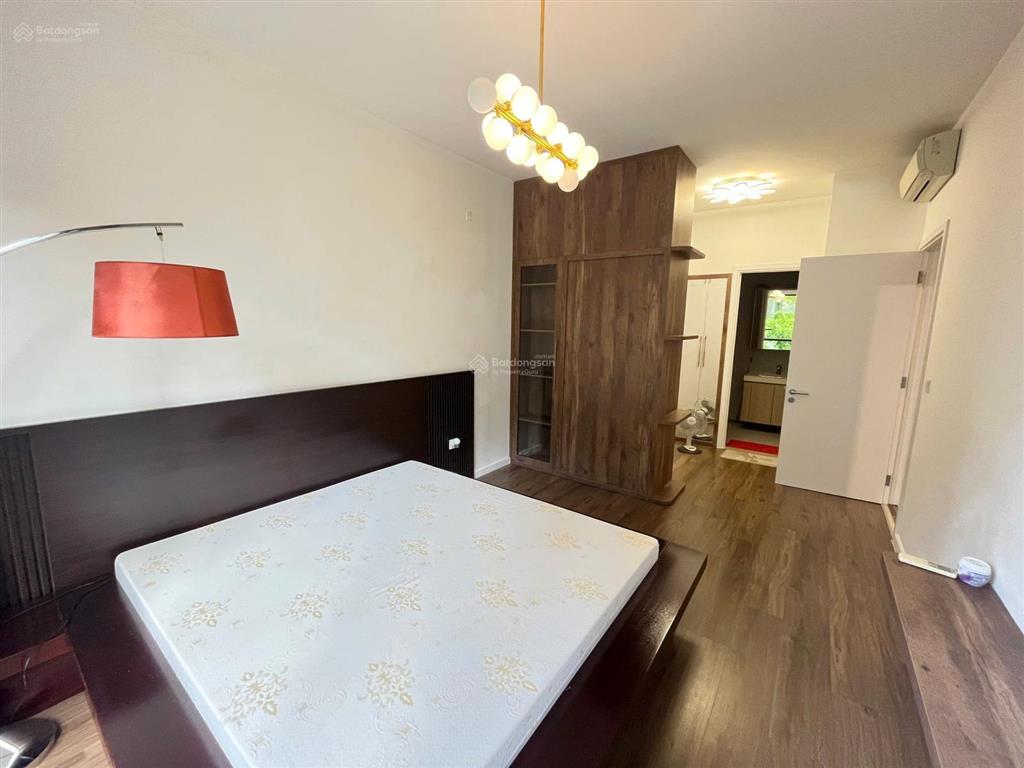 Cho thuê căn hộ 2 phòng ngủ estella heights  giá 35 triệu  view hồ bơi  trống sẵn dọn vào ngay