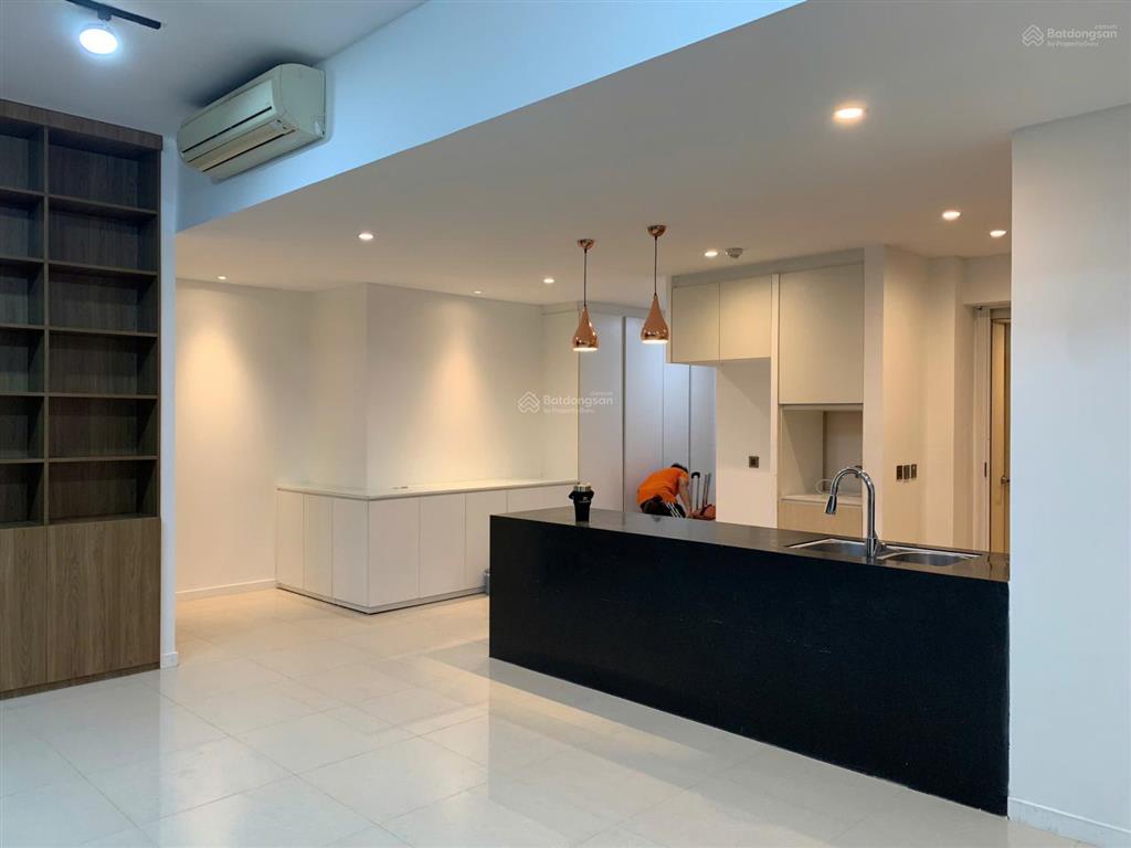 Cho thuê căn hộ 3 phòng ngủ the estella  giá 50 triệu  view hồ bơi  trống sẵn dọn vào ngay