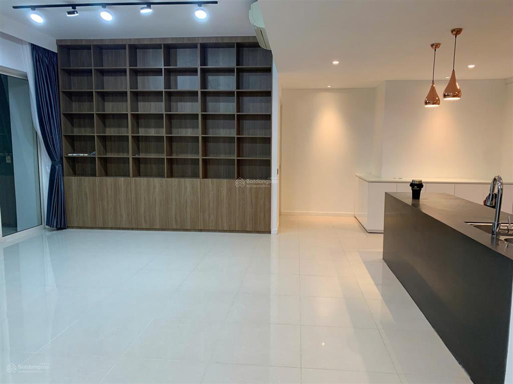 Cho thuê căn hộ 3 phòng ngủ the estella  giá 50 triệu  view hồ bơi  trống sẵn dọn vào ngay
