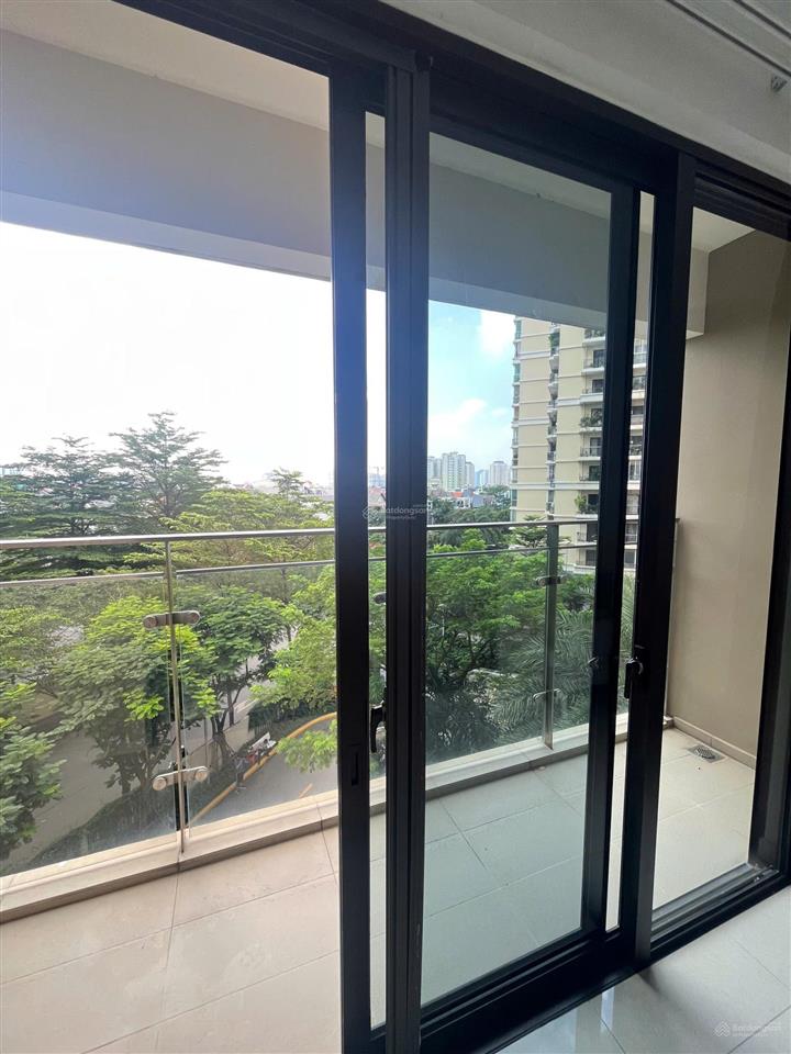 Cho thuê căn hộ 2 phòng ngủ estella heights  giá 35 triệu/th  căn góc  trống sẵn dọn vào ngay