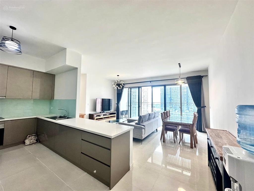 Cho thuê căn hộ 3 phòng ngủ estella heights  tháp thương mại  giá 78 triệu/th  trống sẵn