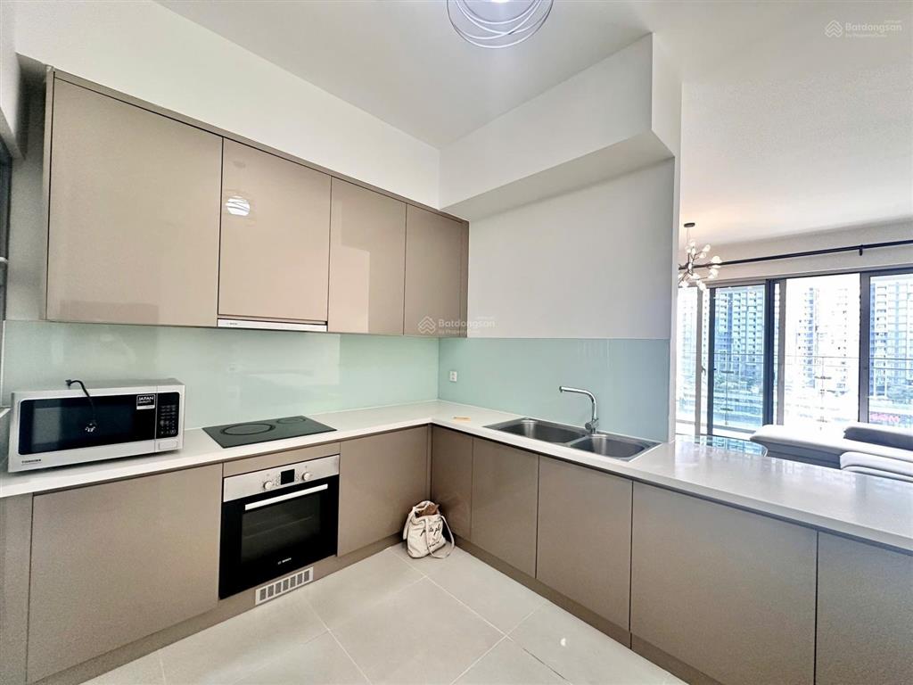 Cho thuê căn hộ 3 phòng ngủ estella heights  tháp thương mại  giá 78 triệu/th  trống sẵn