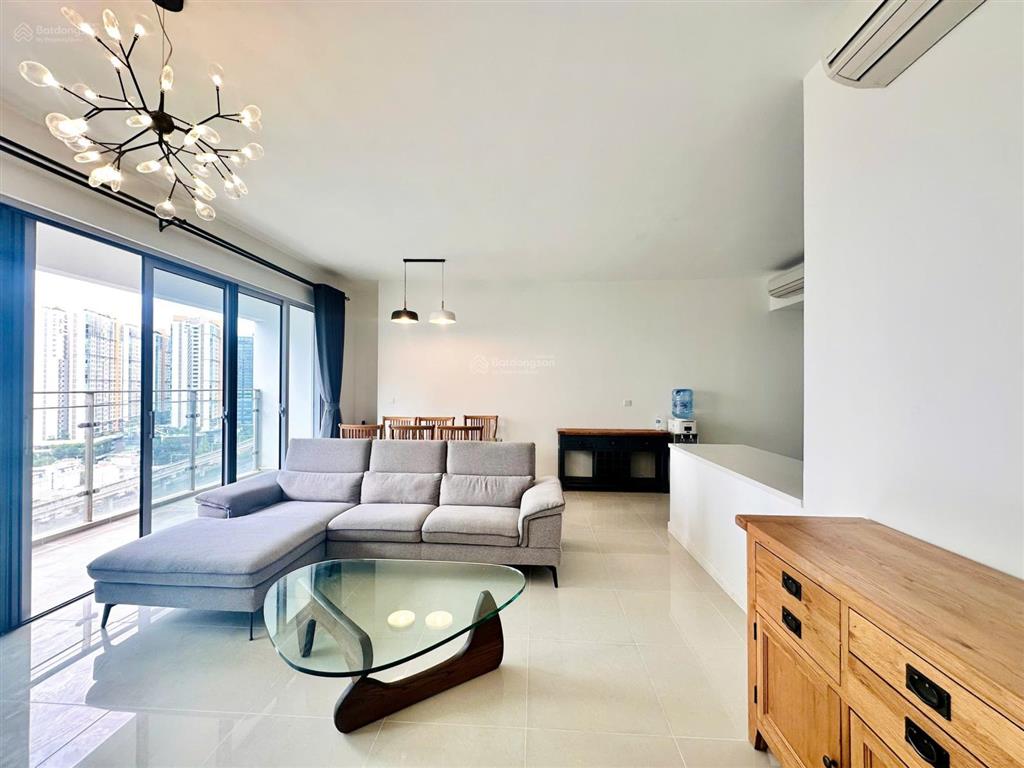 Cho thuê căn hộ 3 phòng ngủ estella heights  tháp thương mại  giá 78 triệu/th  trống sẵn