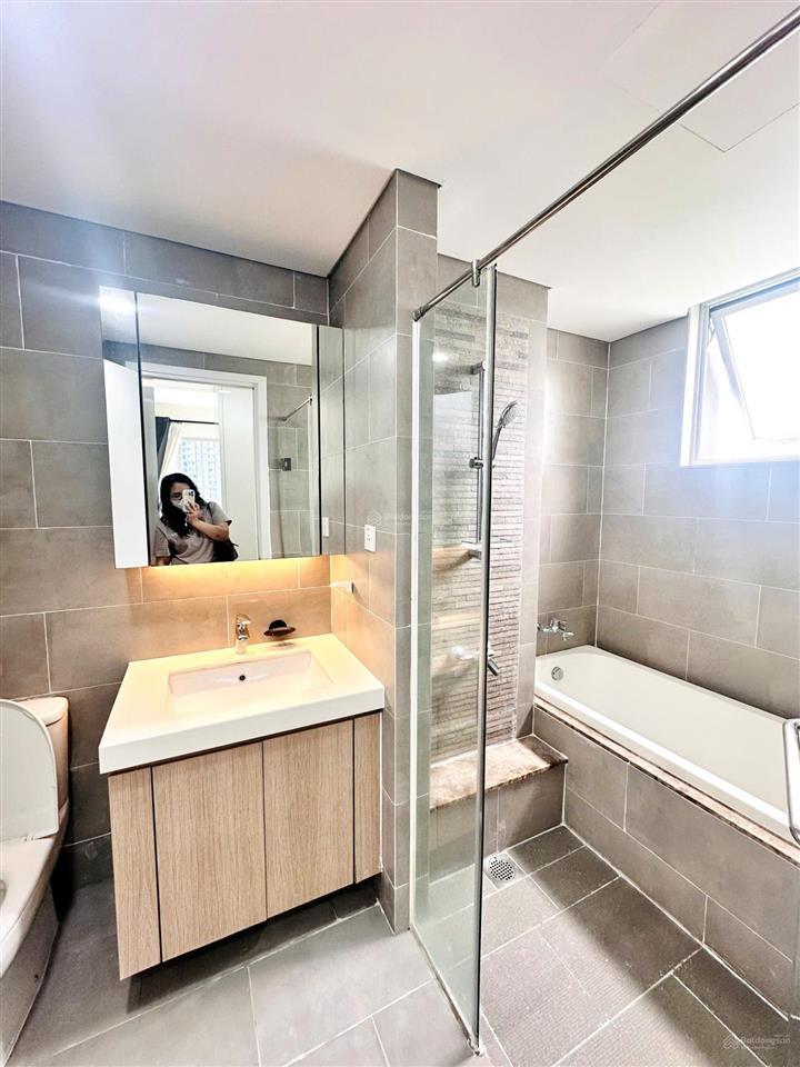 Cho thuê căn hộ 3 phòng ngủ estella heights  tháp thương mại  giá 78 triệu/th  trống sẵn