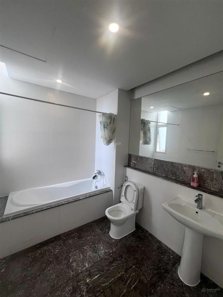 Cho thuê căn hộ 3 phòng ngủ the estella  giá 38 triệu/th  trống sẵn dọn vào ngay