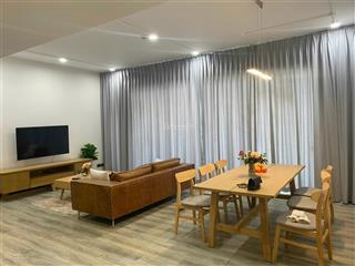 Cho thuê căn hộ 3 phòng ngủ the estella  giá 50 triệu  view hồ bơi  trống sẵn dọn vào ngay